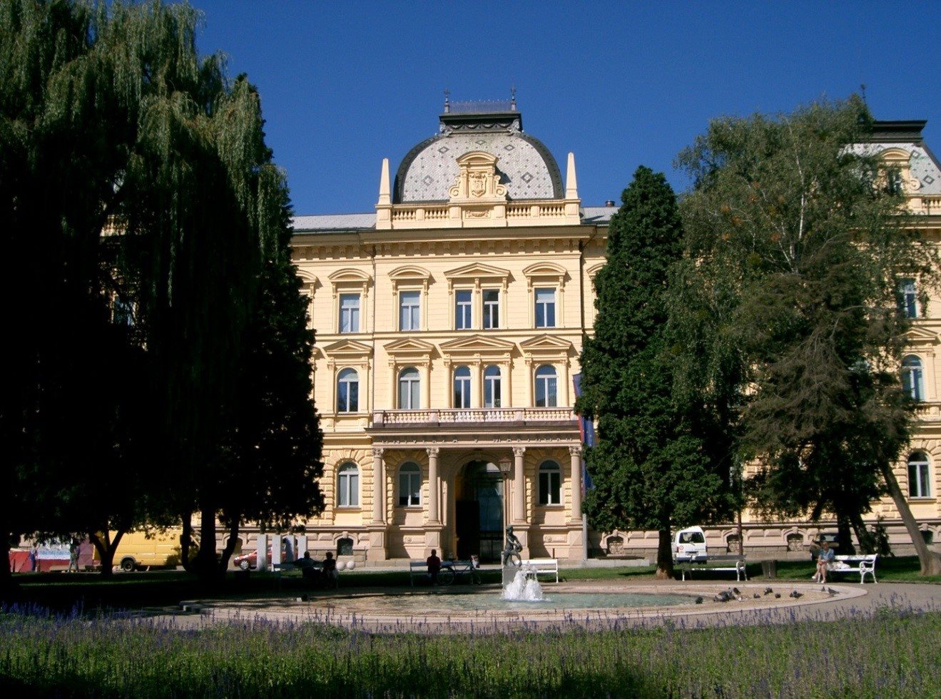  Univerza v Mariboru za prihodnje študijsko leto razpisuje 4620 vpisnih mest.